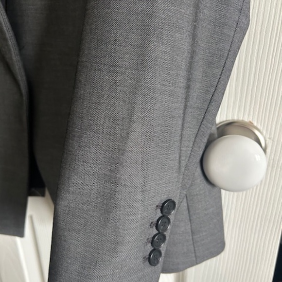 Ann Taylor The Petite Cutaway Blazer in Bi-Stretch Dark Gray Size 12P Preowned - Picture 11 of 16